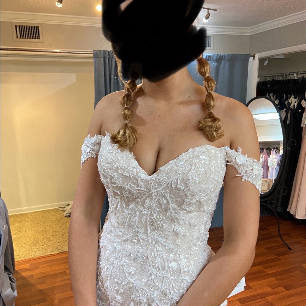Maggie Sottero White Lace Wedding Dress - Picture 10 of 14